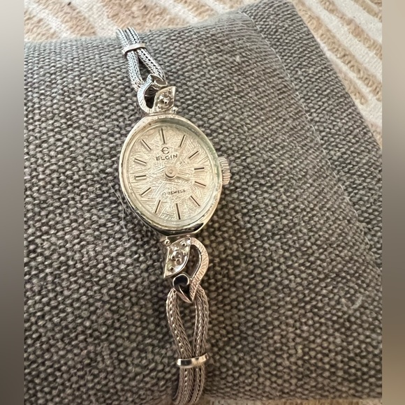 VTG Elgin Ladies Watch Stainless Steel Duchess Style - Fits Small/Petite Wrist - Picture 6 of 8